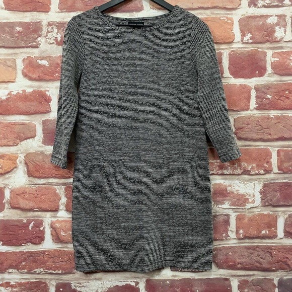 ADRIENNE VITTADINI WOMEN'S BLACK & WHITE TEXTURED POCKETED PULLOVER DRESS - Picture 1 of 8